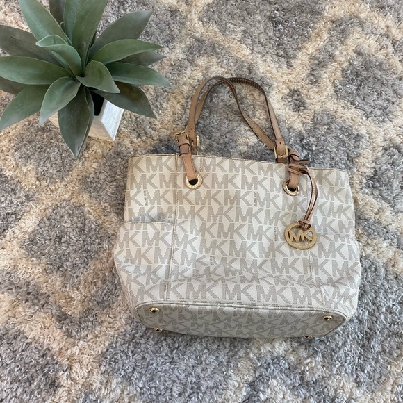 Michael Kors Handbags - Michael Kors Bag